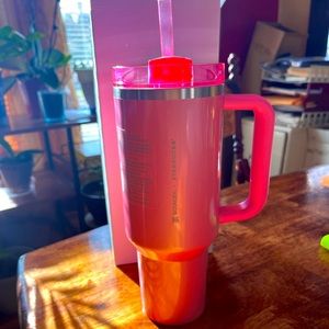 NWT Stanley x Starbucks Winter Pink Shimmery LIMITED EDITION 40 oz Tumbler💖✨